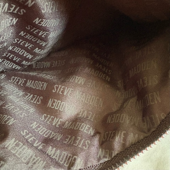 Steve Madden Puffy Wristlet - Picture 4 of 7